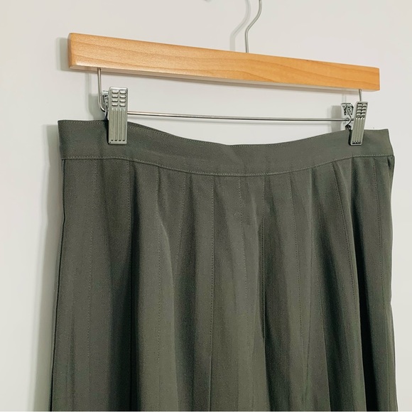 Austin Reed Gray Skirt Wool Pleated Below the Knee Skirt Size 12 Long Skirt - Picture 3 of 13